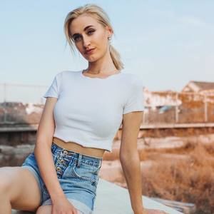 Meet your Posher, Selina